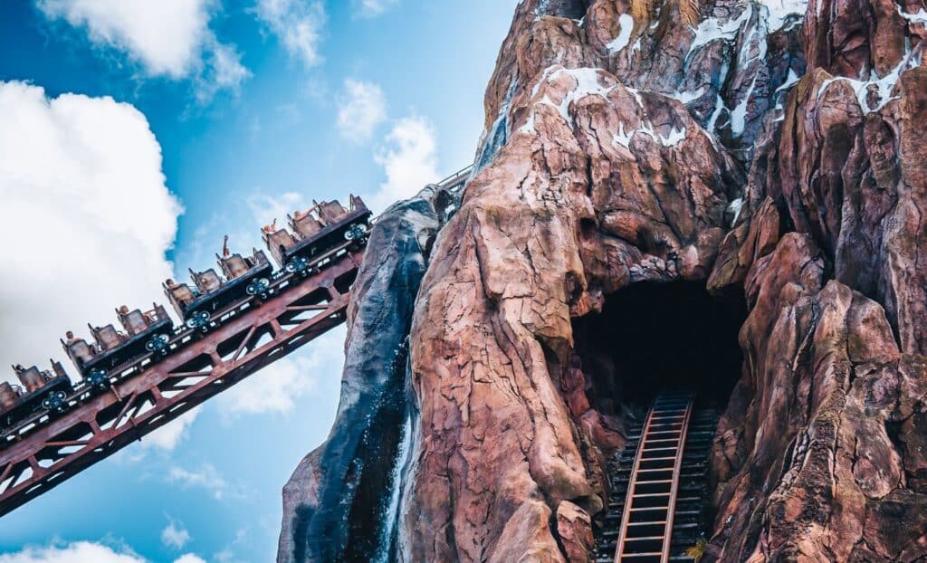Montanha Everest no Hollywood Animal Kingdom, um dos melhores parques temáticos da Disney em Orlando