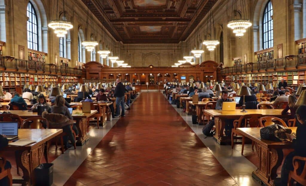Sala de lectura en la biblioteca pública de New York