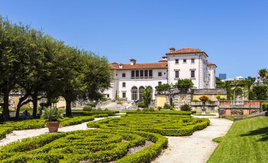 Visite o Vizcaya Museum and Gardens